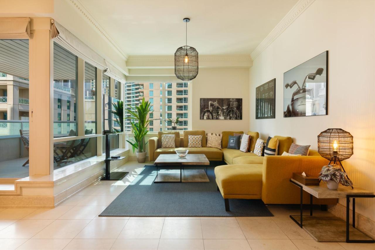 دبي Maison Privee - Stunning Waterfront Apt With Marina View Nxt To Beach المظهر الخارجي الصورة